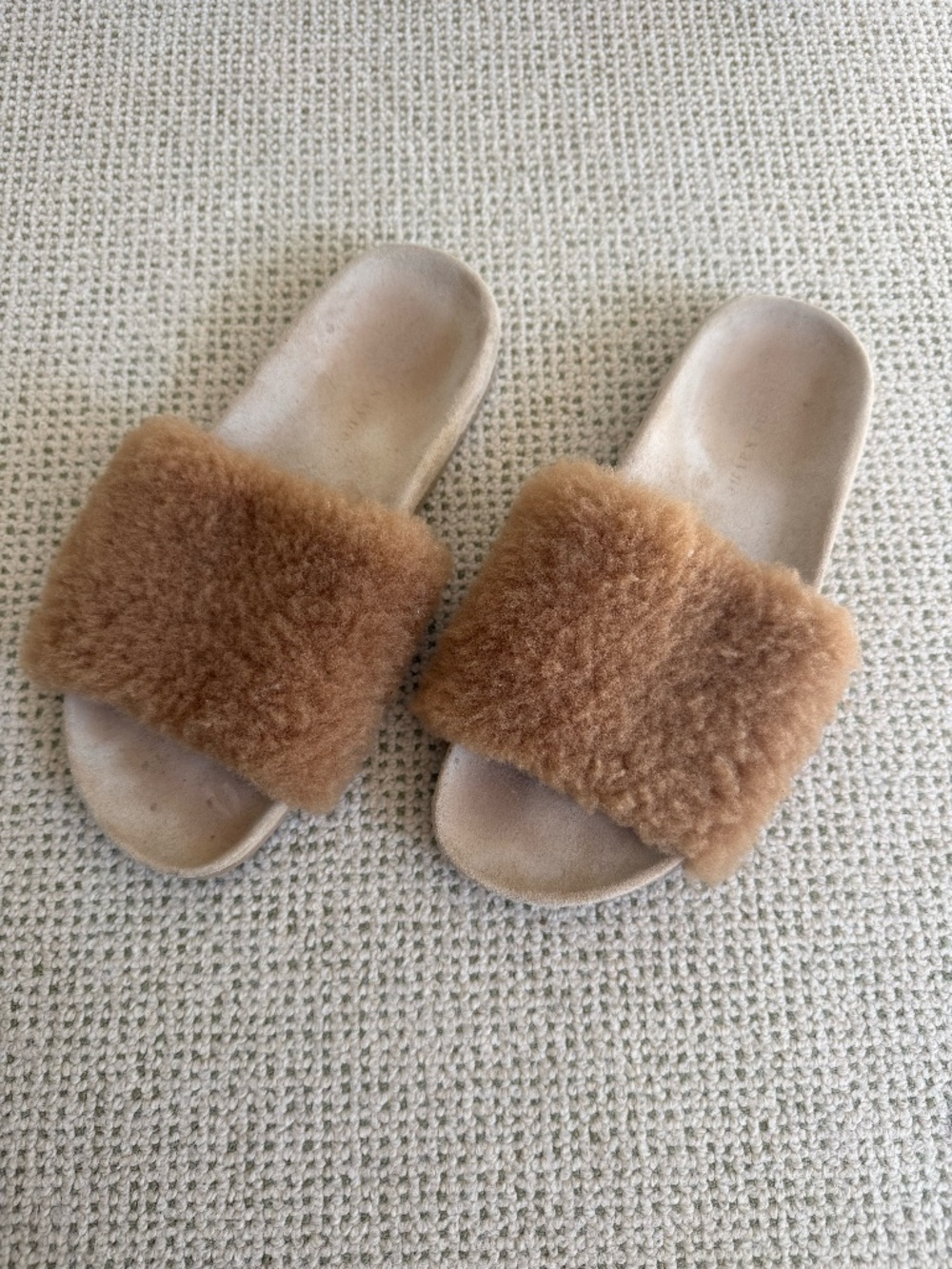 Jenni Kayne Shearling Slide Sandal. Size 38